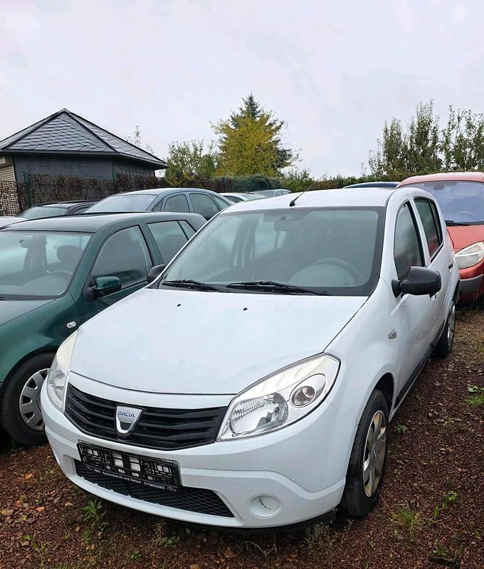 Gebraucht Dacia Sandero 75 PS (55 kW) 2009 Weiß Kleinwagen