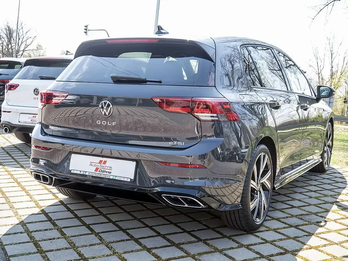 Gebraucht VW Golf VIII R-line 150 PS (110 kW) 2024 Grau Limousine