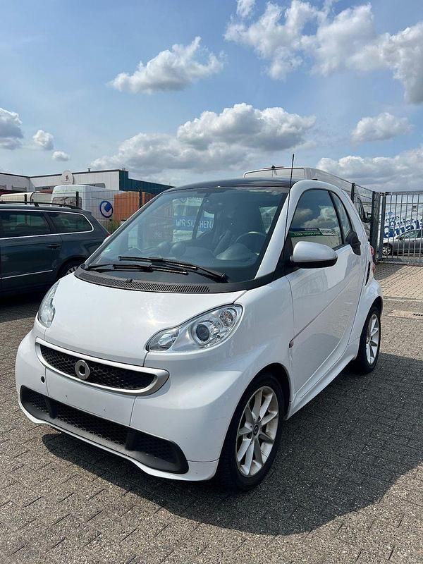Weiß Gebraucht 2013 Smart ForTwo Coupé Coupé | 3.800 € (Guter Preis) - Bild 1/4