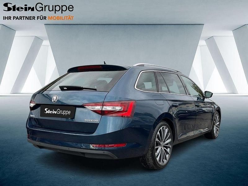 Gebraucht Skoda Superb LAURIN & KLEMENT 180 PS (132 kW) 2017 Blau Kombi