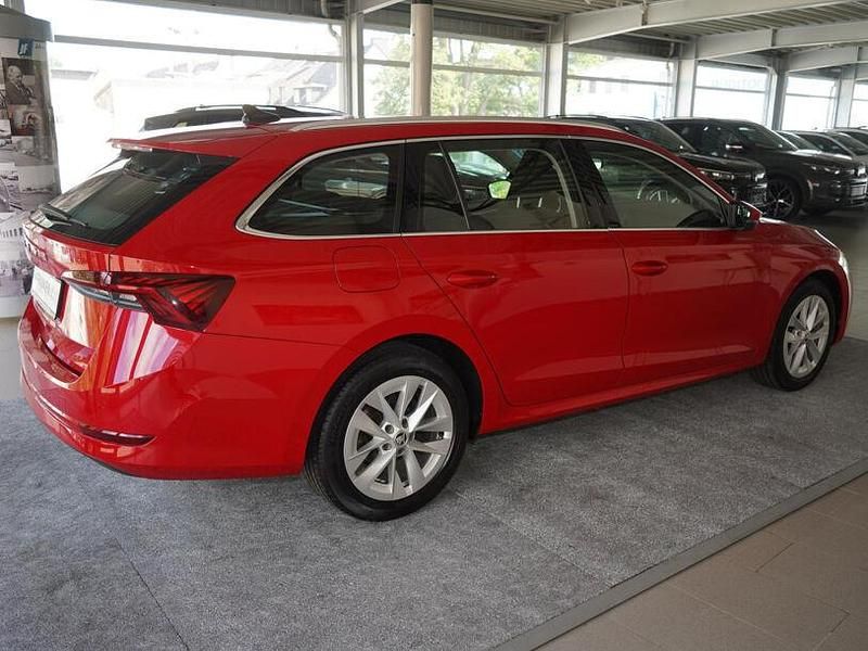 Gebraucht Skoda Octavia Style 116 PS (85 kW) 2022 Velvet rot (metallic) Kombi
