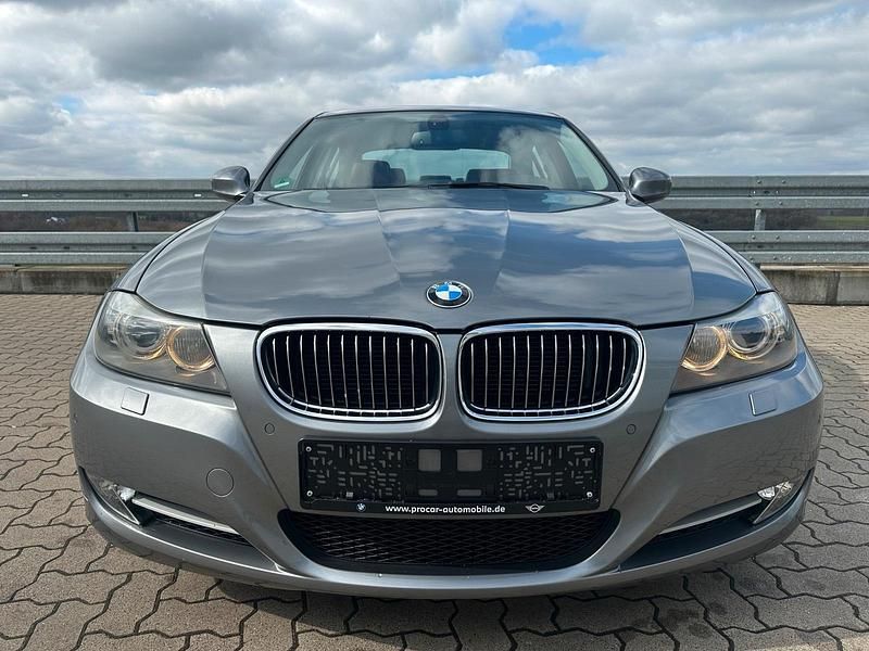 Gebraucht BMW 335 306 PS (225 kW) 2011 Grau Limousine
