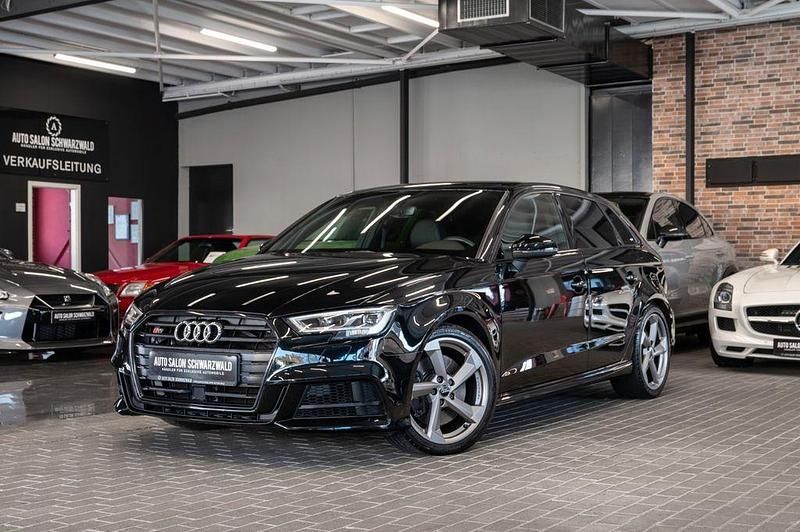 Mythosschwarz Gebraucht 2018 Audi S3 Sport Limousine | 33.800 € (Etwas zu teuer) - Bild 1/4