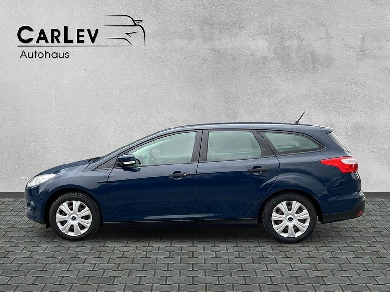 Gebraucht Ford Focus Ambiente 101 PS (74 kW) 2014 Blau Kombi