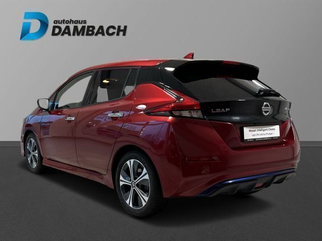Gebraucht Nissan Leaf N-Connecta 110 kW (150 PS) 2021 New red Kleinwagen