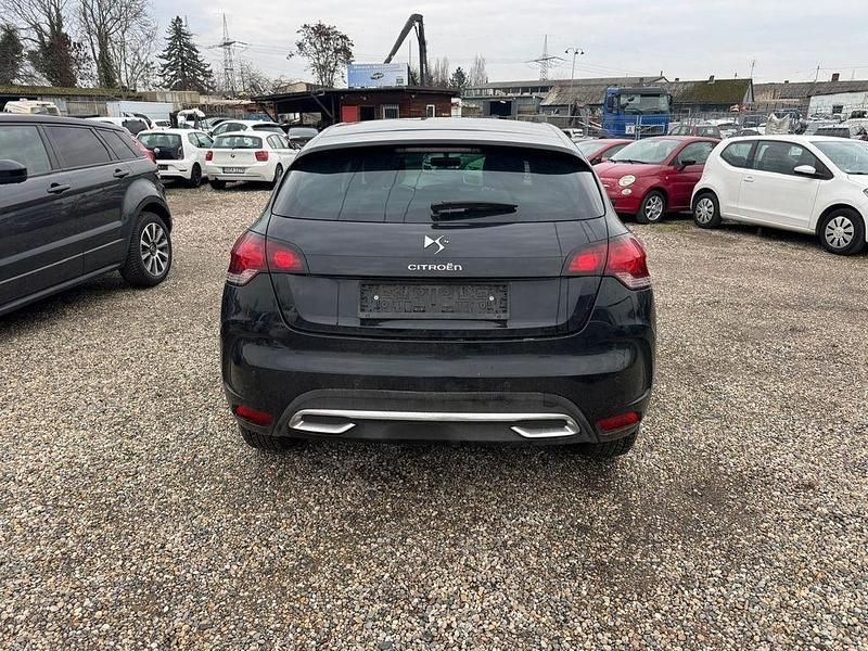 Gebraucht Citroën DS4 Chic 111 PS (81 kW) 2012 Schwarz Kleinwagen