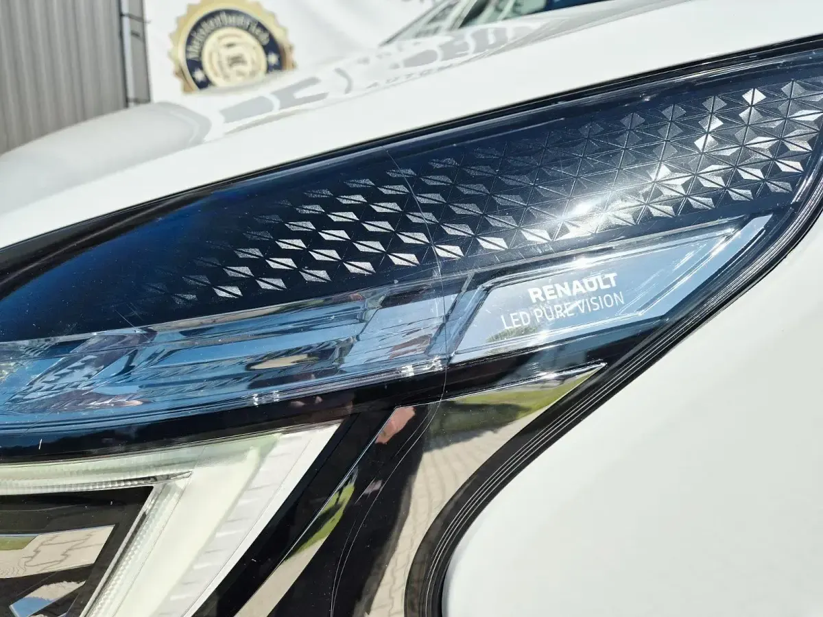 Gebraucht Renault Trafic 145 PS (106 kW) 2020 Weiß Van / Kleinbus