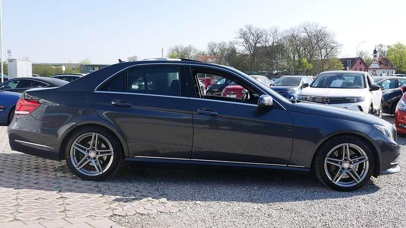 Używany Mercedes E400 333 KM (244 kW) 2014 Szary Sedan/Limuzyna