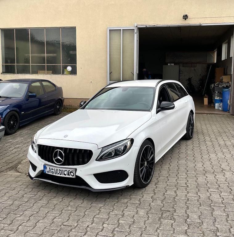 Weiß Gebraucht 2016 Mercedes C220 AMG line Limousine | 17.600 € (Fairer Preis) - Bild 1/4