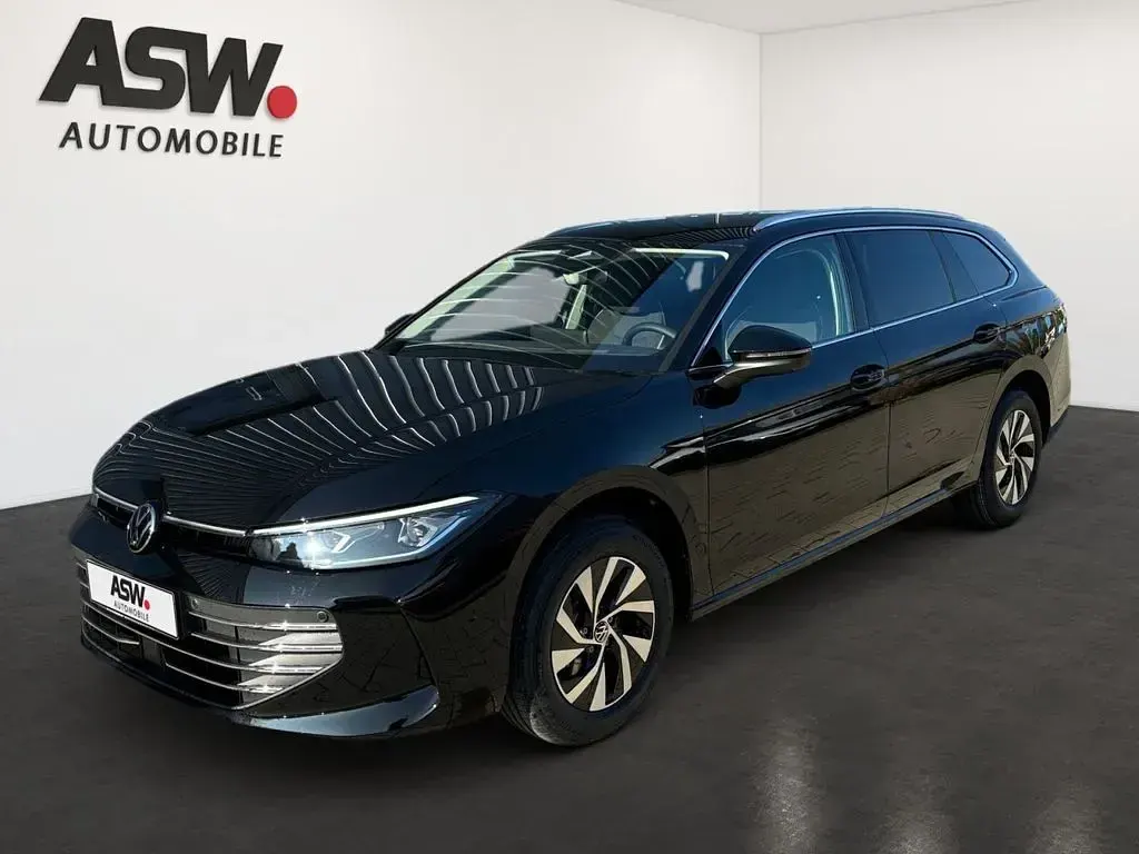 Gebraucht VW Passat Business 150 PS (110 kW) 2024 Grenadillschwarz metallic Limousine