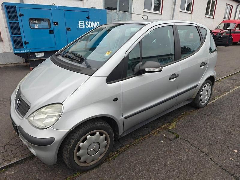 Grau Gebraucht 2004 Mercedes A140 Classic Van / Kleinbus | 749 € (Superpreis) - Bild 1/4