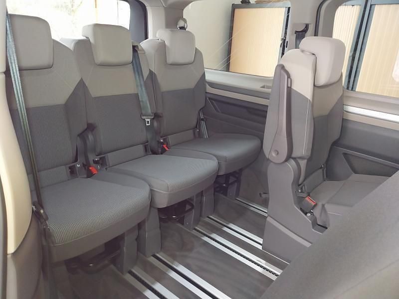 Gebraucht VW Multivan Life 150 PS (110 kW) 2024 Grau Van