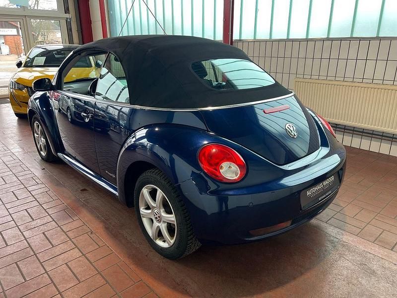 Gebraucht VW New Beetle Cabriolet 102 PS (75 kW) 2010 Blau Cabrio