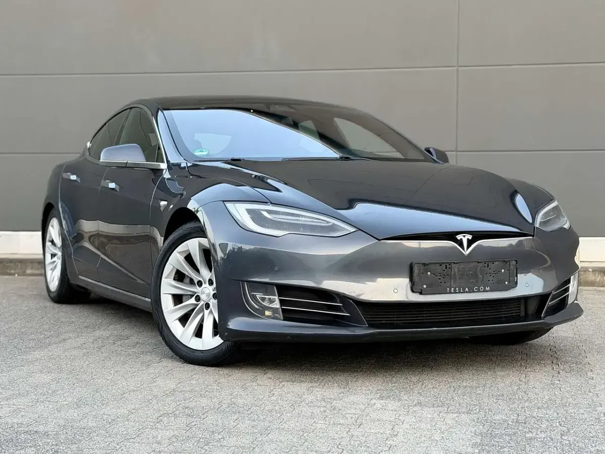 Used Tesla Model S 244 kW (332 HP) 2018 Silver Hatchback