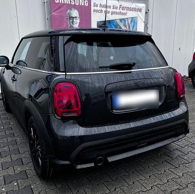 Gebraucht Mini Cooper Classic 136 PS (100 kW) 2023 Schwarz Kleinwagen