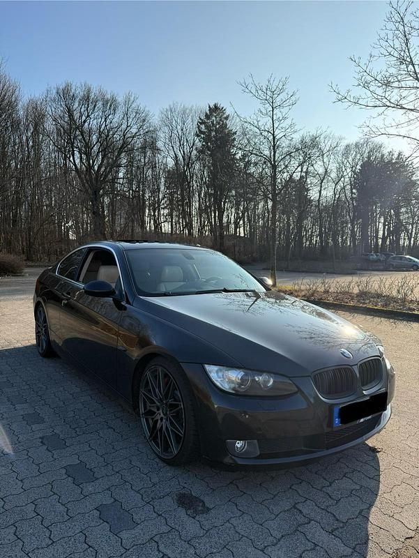 Używany BMW 330 231 KM (169 kW) 2007 Czarny Coupe