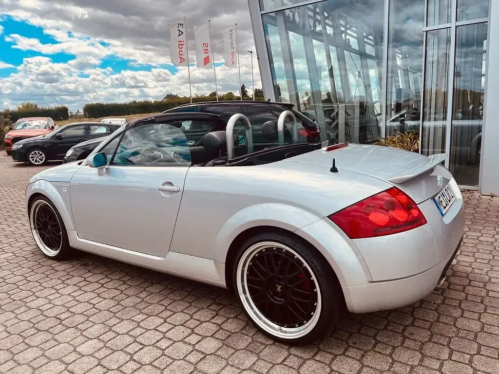Gebraucht Audi TT Roadster Design 224 PS (164 kW) 2001 Lichtsilber metallic (metallic) Cabrio