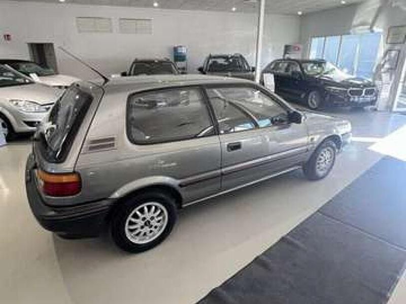 Gebraucht Toyota Corolla 75 PS (55 kW) 1992 Grau Kleinwagen