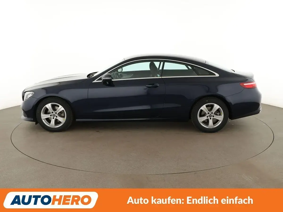 Gebraucht Mercedes E200 Avantgarde 184 PS (135 kW) 2017 Blau Coupé