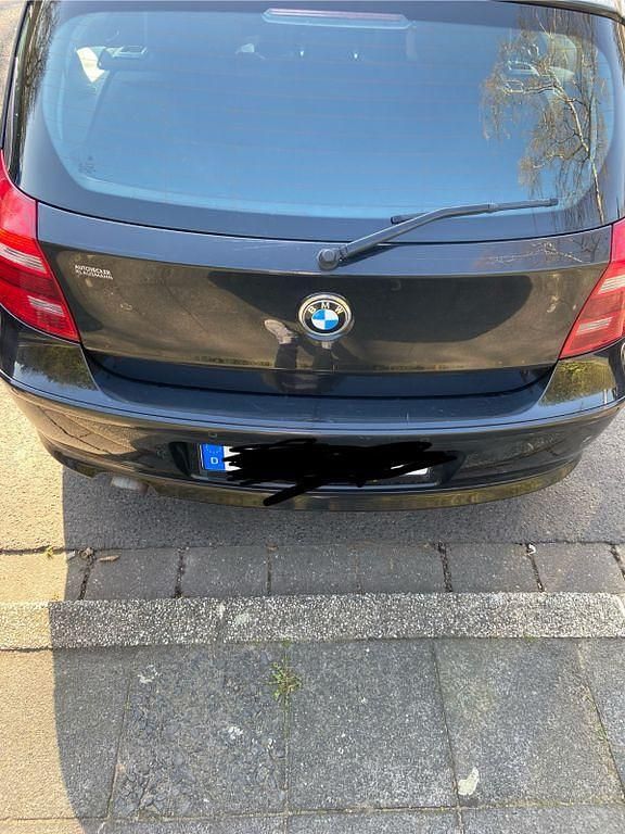 Gebraucht BMW 116 116 PS (85 kW) 2010 Schwarz Kleinwagen