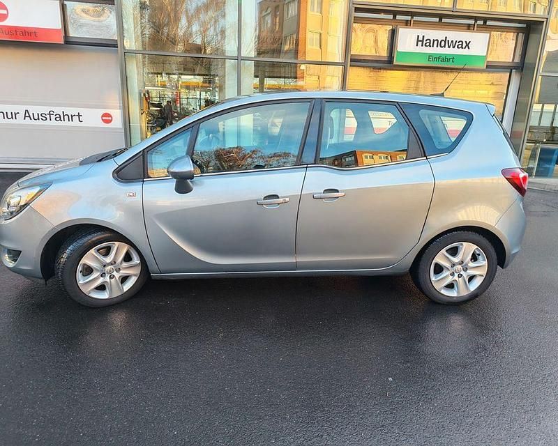 Gebraucht Opel Meriva Edition 140 PS (102 kW) 2014 Silber Van / Kleinbus