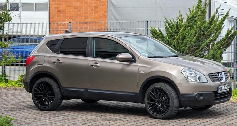 Braun Gebraucht 2008 Nissan Qashqai SUV | 5.199 € (Fairer Preis) - Bild 1/2