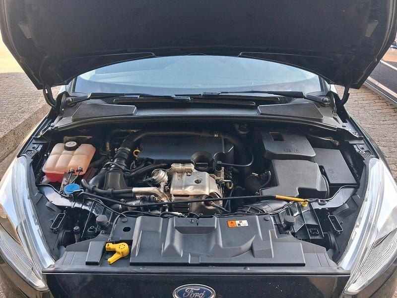 Gebraucht Ford Focus 100 PS (73 kW) 2014 Schwarz Kombi