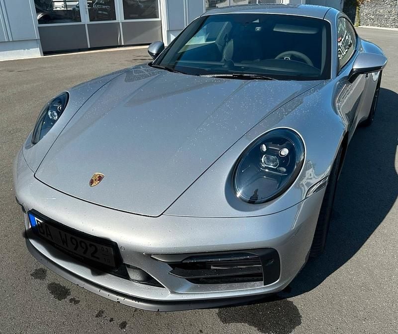 Silber Gebraucht 2024 Porsche 911 Carrera GTS Coupé | 162.000 € (Fairer Preis) - Bild 1/4