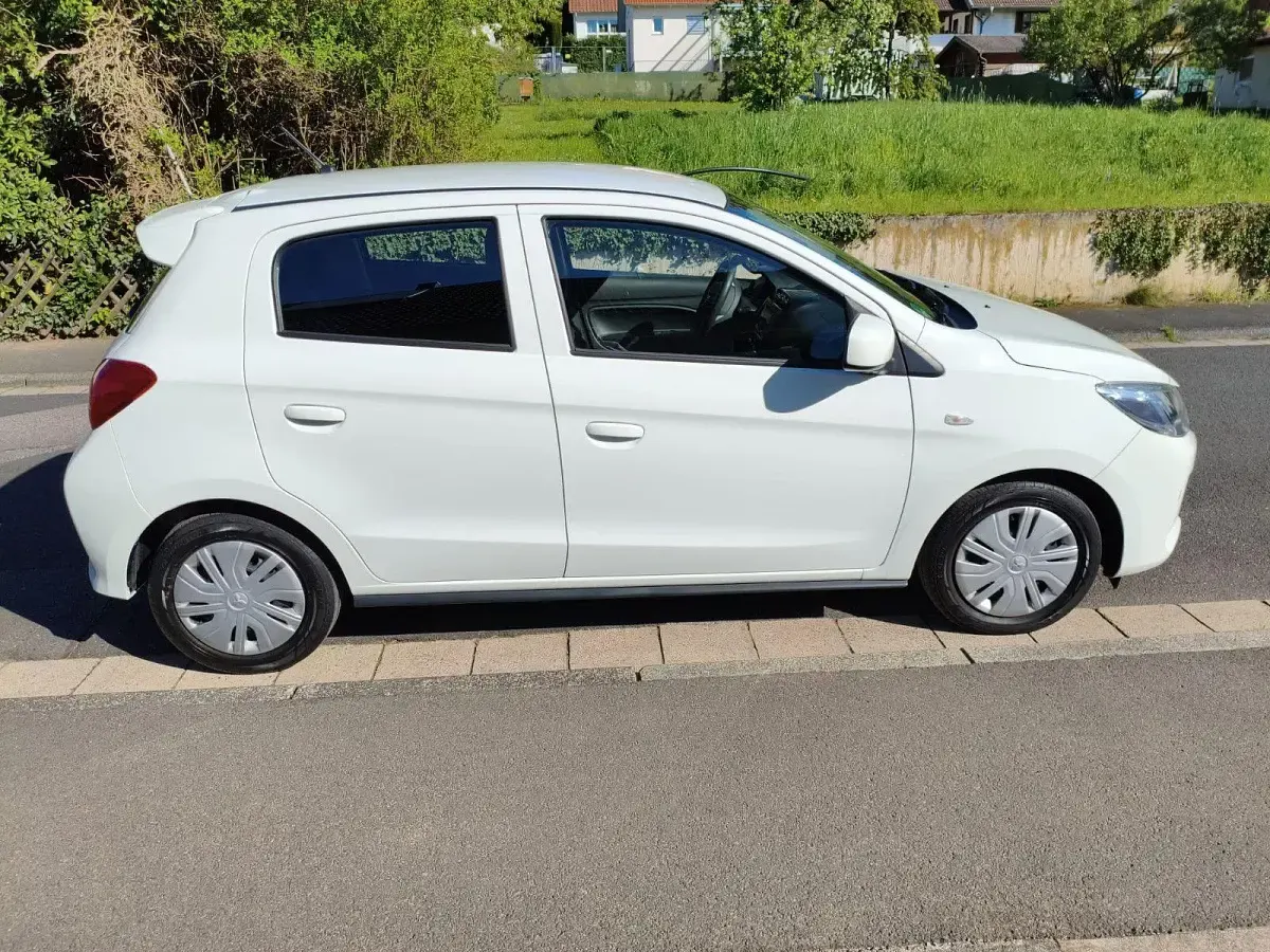 Gebraucht Mitsubishi Space Star Select 71 PS (52 kW) 2022 Weiß Kleinwagen