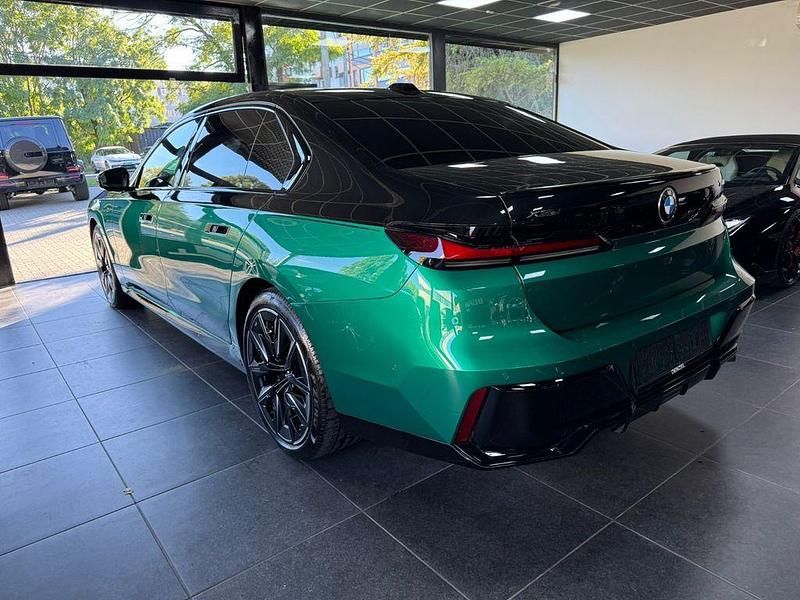Gebraucht BMW 740L M Sport 286 PS (210 kW) 2025 Grün Limousine