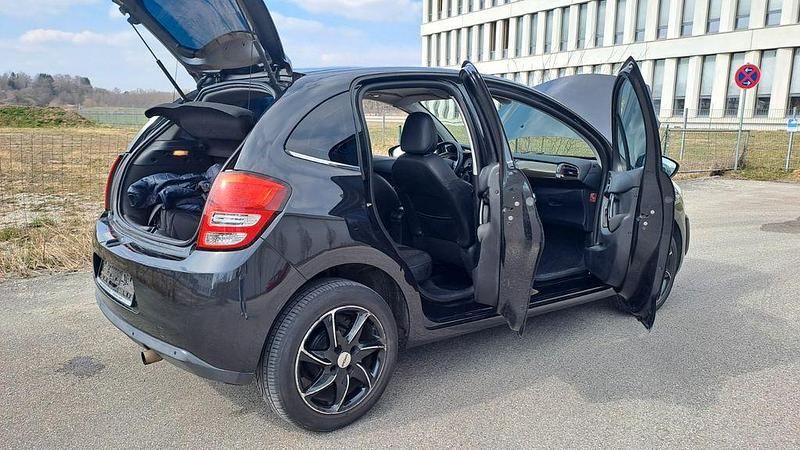 Gebraucht Citroën C3 SELECTION 95 PS (69 kW) 2012 Schwarz Limousine