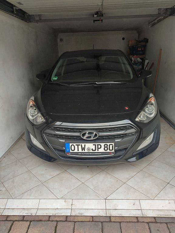 Schwarz Gebraucht 2017 Hyundai i30 Limousine | 12.300 € (Guter Preis) - Bild 1/3