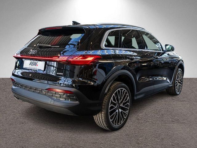 Neu Audi Q5 Sport 204 PS (150 kW) 2025 Mythosschwarz metallic SUV
