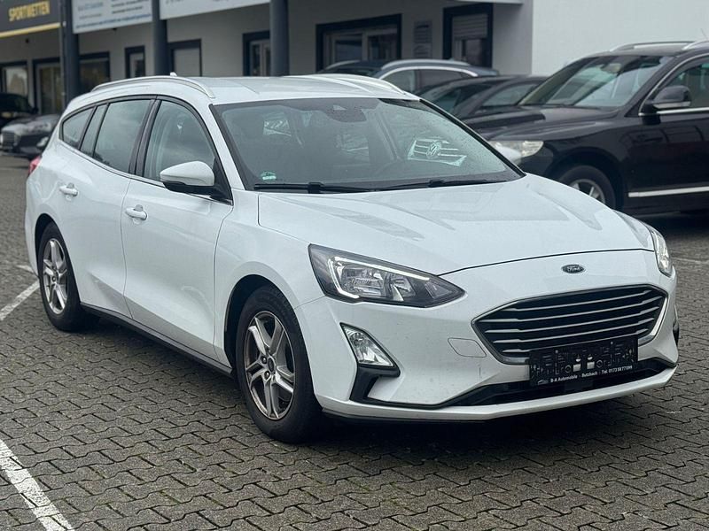 Gebraucht Ford Focus Cool & Connect 120 PS (88 kW) 2020 Frozen white Kombi