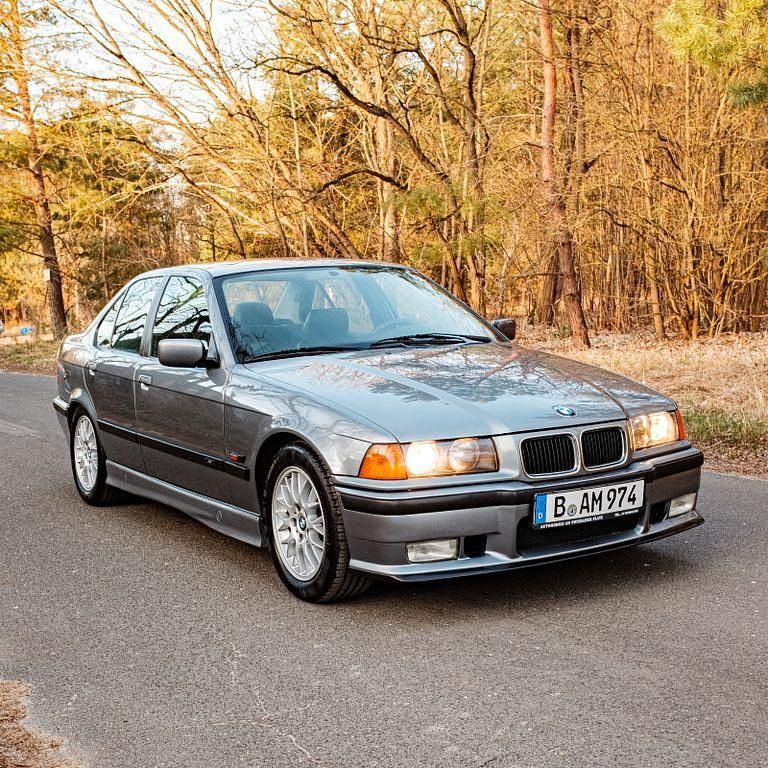 Grau Gebraucht 1995 BMW 328 M Sport Limousine | 12.700 € - Bild 1/4