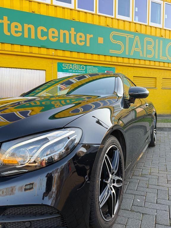 Gebraucht Mercedes E220 AMG line 194 PS (142 kW) 2018 Schwarz Coupé