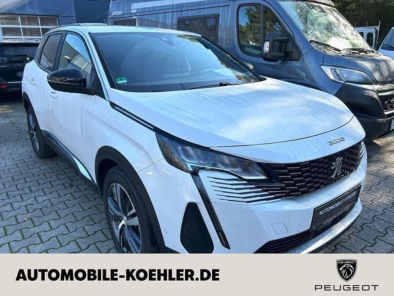 Lack weiss perlglänzend/metallic lackier (metallic) Gebraucht 2023 Peugeot 3008 Allure SUV | 25.480 € (Fairer Preis) - Bild 1/4