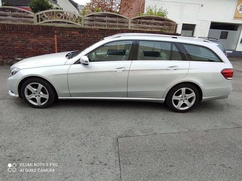 Gebraucht Mercedes E220 Avantgarde 170 PS (125 kW) 2016 Silber Limousine
