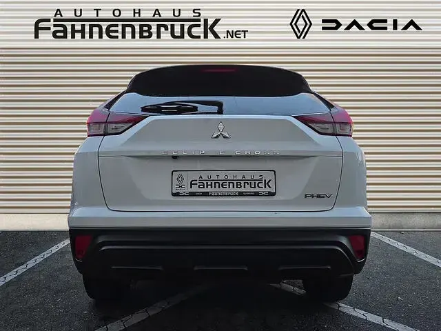 Gebraucht Mitsubishi Eclipse Cross Basis 188 PS (138 kW) 2022 Weiß SUV