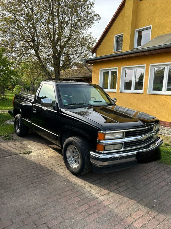 Schwarz Gebraucht 1994 Chevrolet C1500 SUV | 10.000 € - Bild 1/4