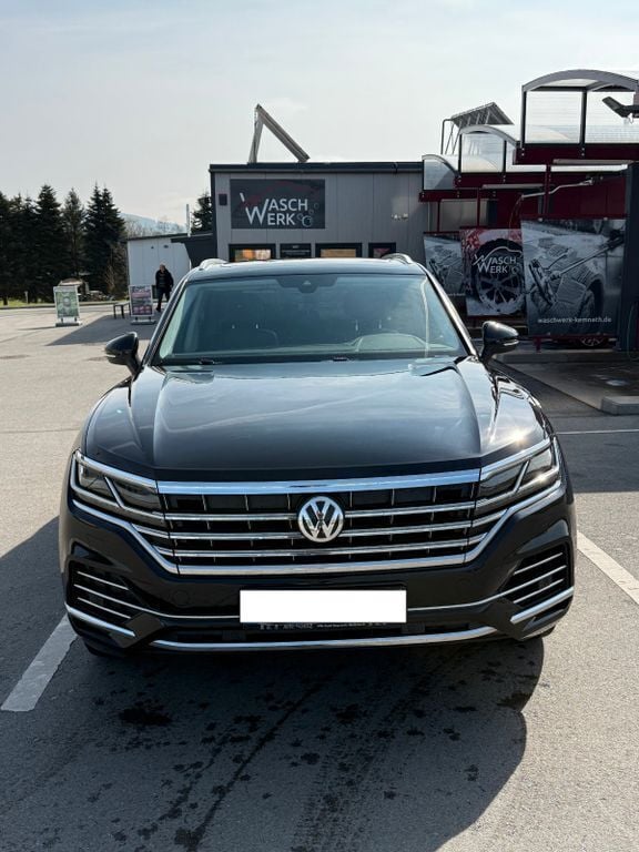 Schwarz Gebraucht 2018 VW Touareg Elegance SUV | 37.500 € (Superpreis) - Bild 1/4