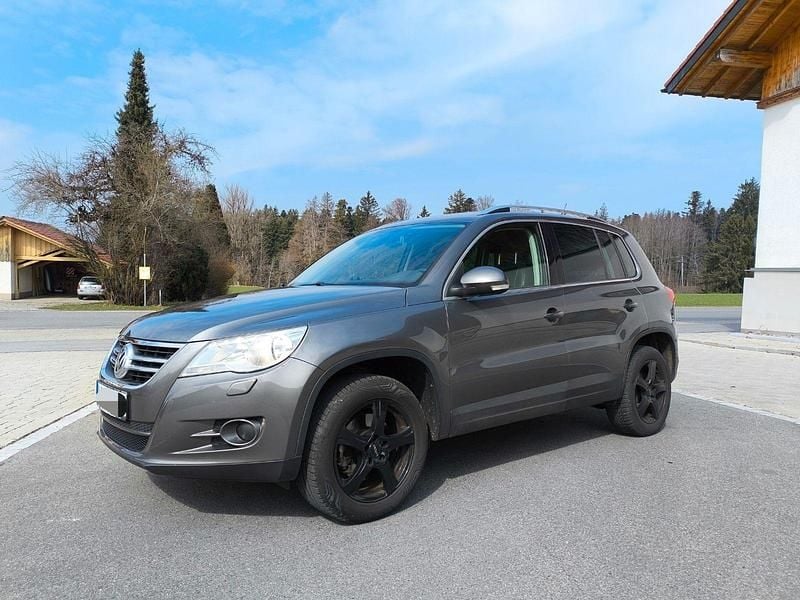 Gebraucht VW Tiguan 170 PS (125 kW) 2011 Grau SUV