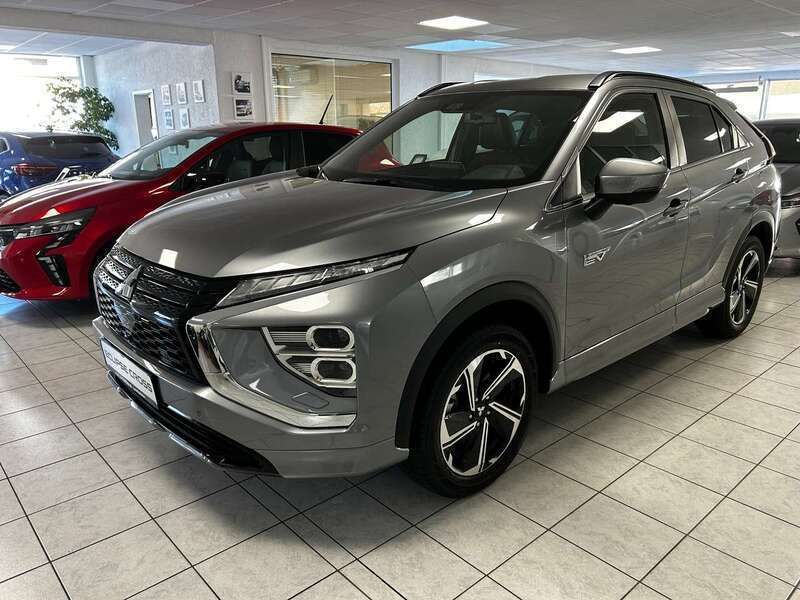Platinumgrau (m) Neu 2024 Mitsubishi Eclipse Cross Plus SUV | 39.900 € - Bild 1/4