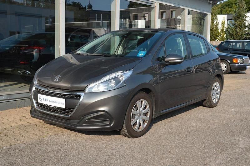 Grau Gebraucht 2018 Peugeot 208 Active Kleinwagen | 7.990 € (Fairer Preis) - Bild 1/4