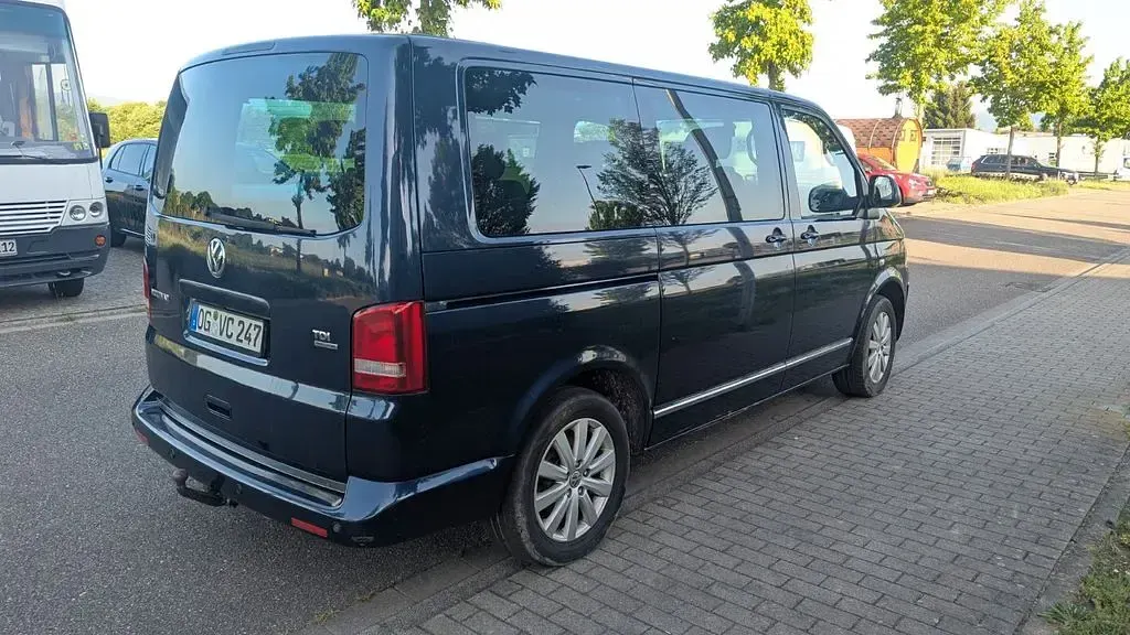 Gebraucht VW Multivan Highline 179 PS (131 kW) 2010 Blau Van / Kleinbus