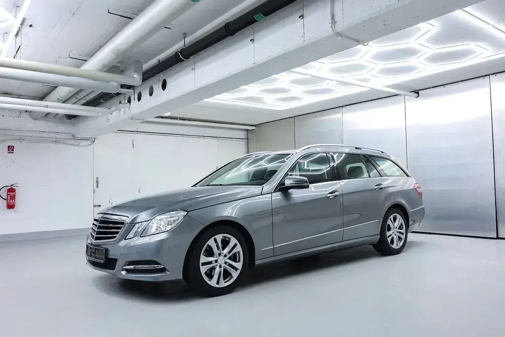 Gebraucht Mercedes E200 Avantgarde 184 PS (135 kW) 2012 Grau Limousine