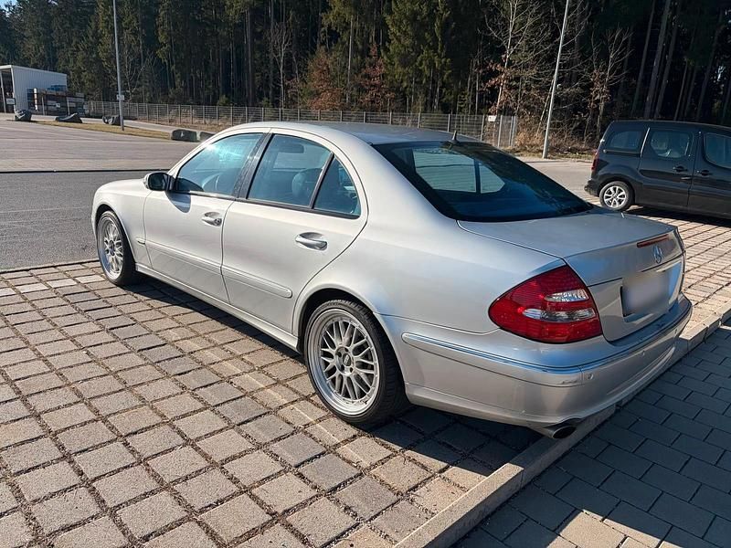 Gebraucht Mercedes E280 231 PS (169 kW) 2005 Silber Limousine