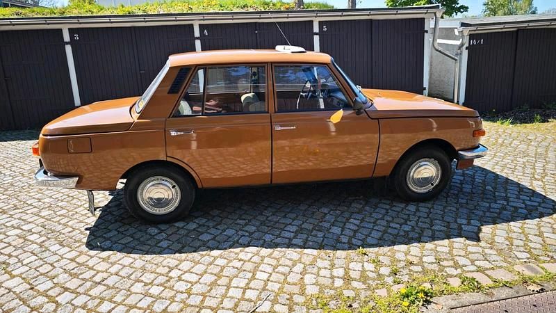 Gebraucht Wartburg 353 50 PS (36 kW) 1980 Braun Limousine