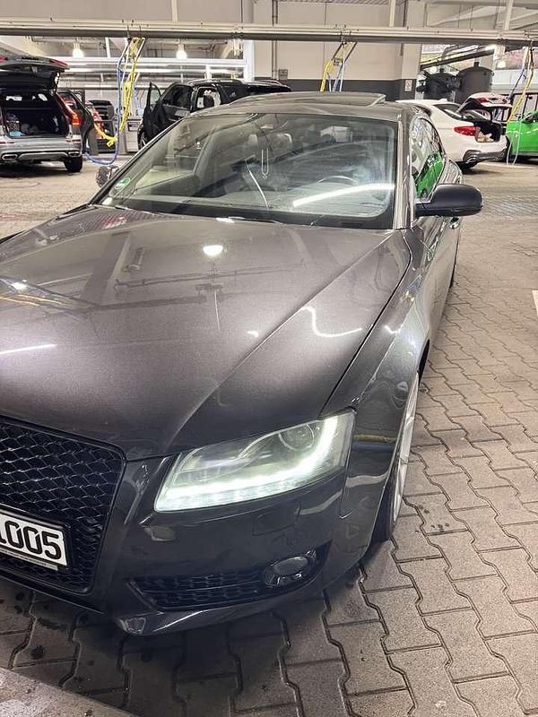 Grau Gebraucht 2011 Audi A5 Coupé | 12.000 € (Teuer) - Bild 1/4