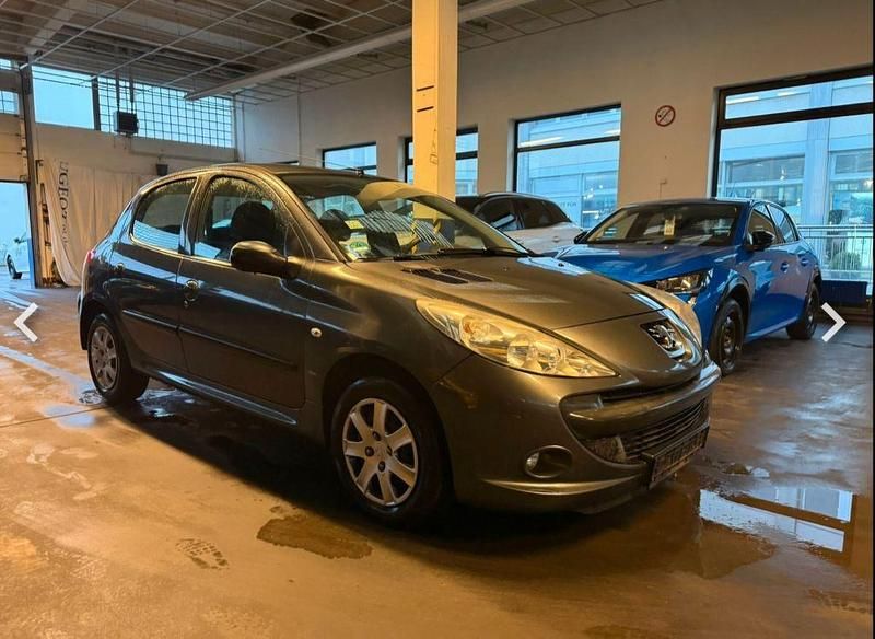 Gebraucht Peugeot 206 Style 73 PS (53 kW) 2011 Grau Limousine